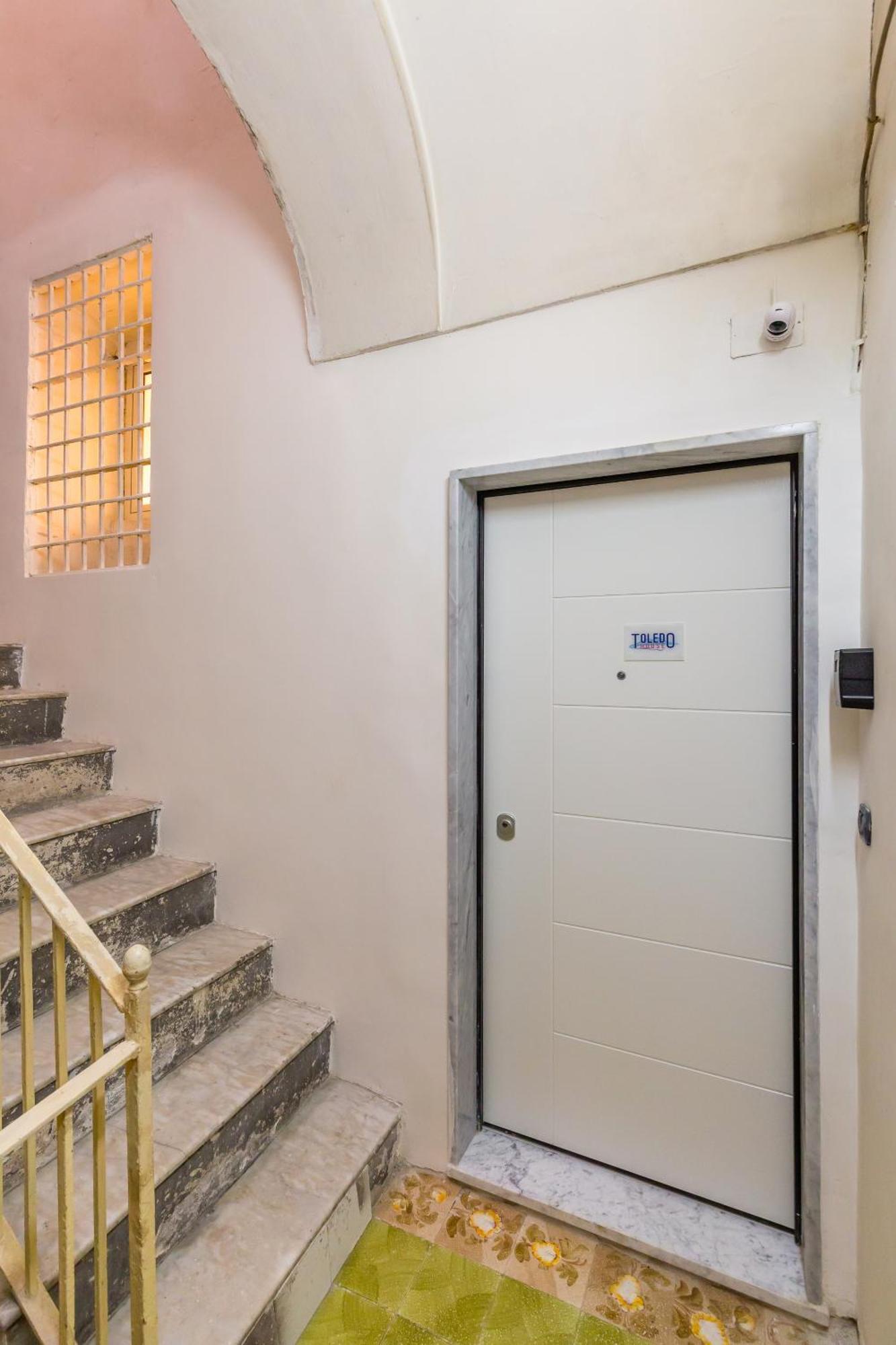 Toledo House Apartments Napoli Bagian luar foto