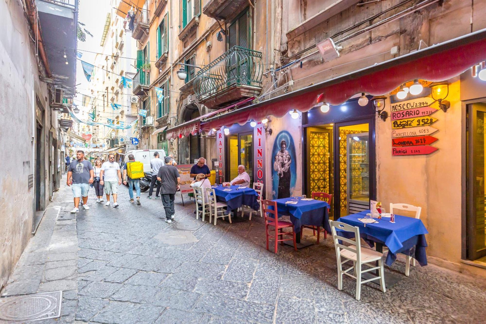 Toledo House Apartments Napoli Bagian luar foto