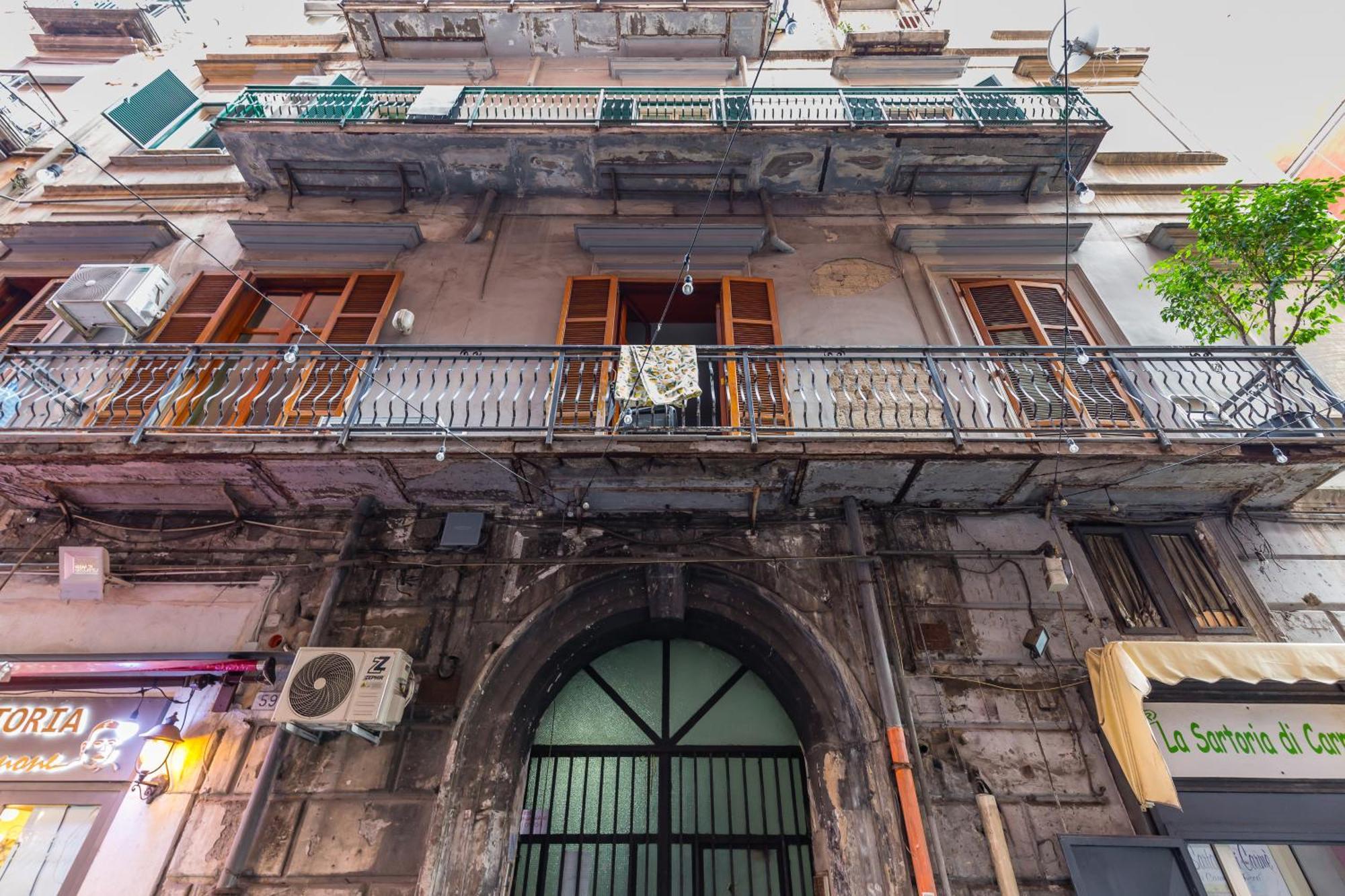 Toledo House Apartments Napoli Bagian luar foto