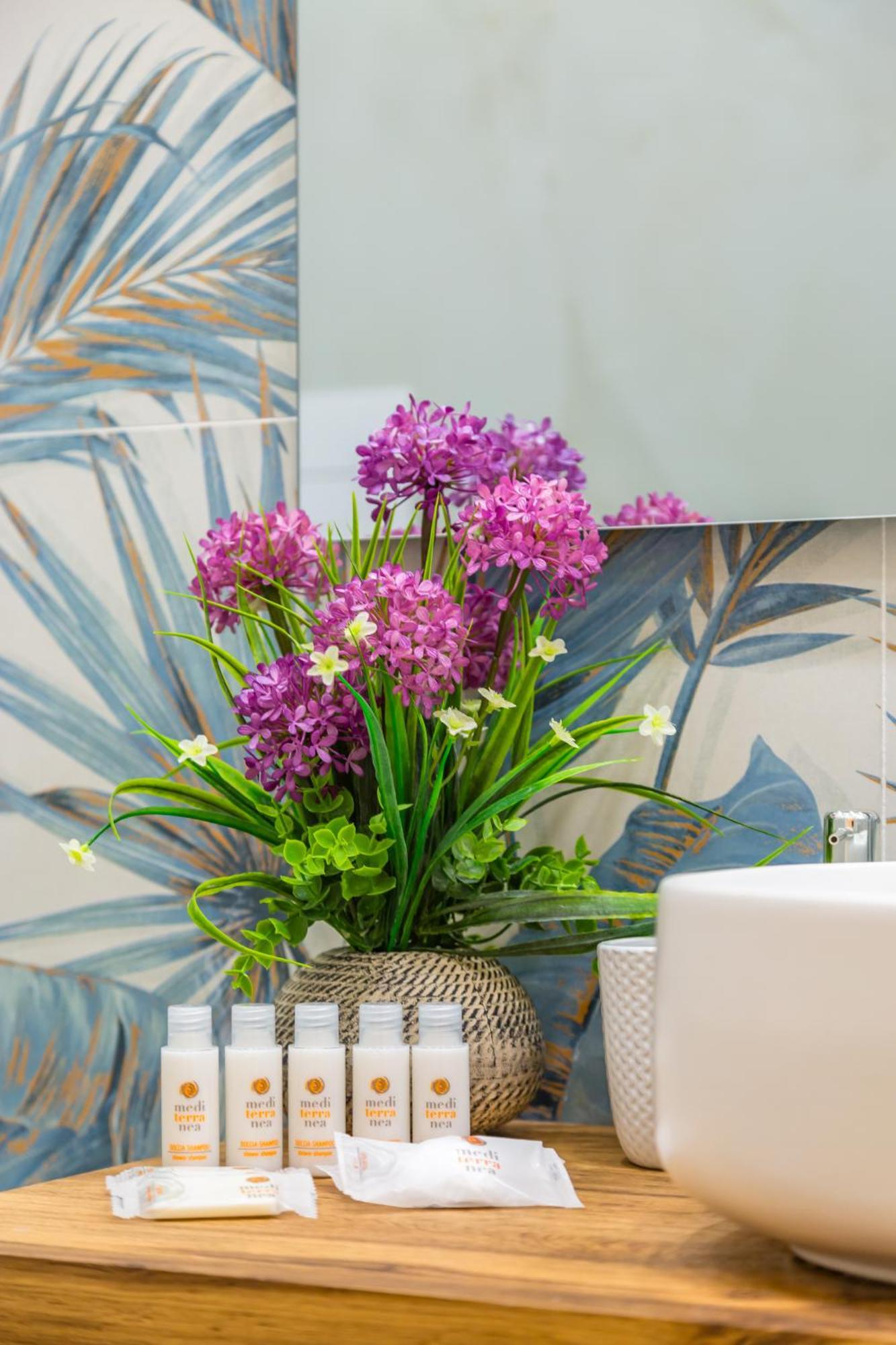 Toledo House Apartments Napoli Bagian luar foto
