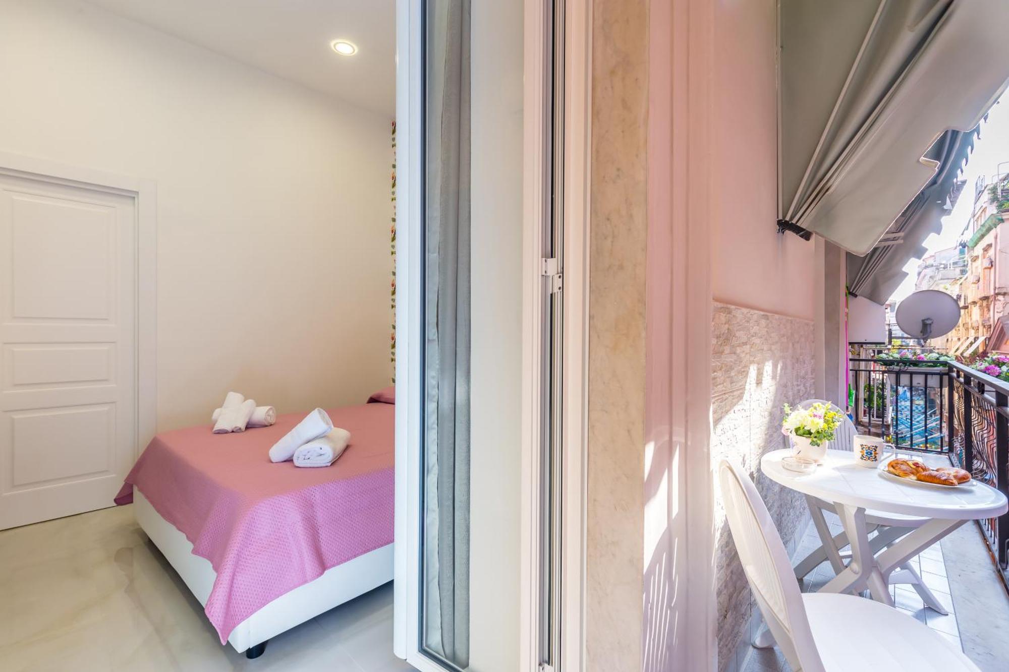 Toledo House Apartments Napoli Bagian luar foto